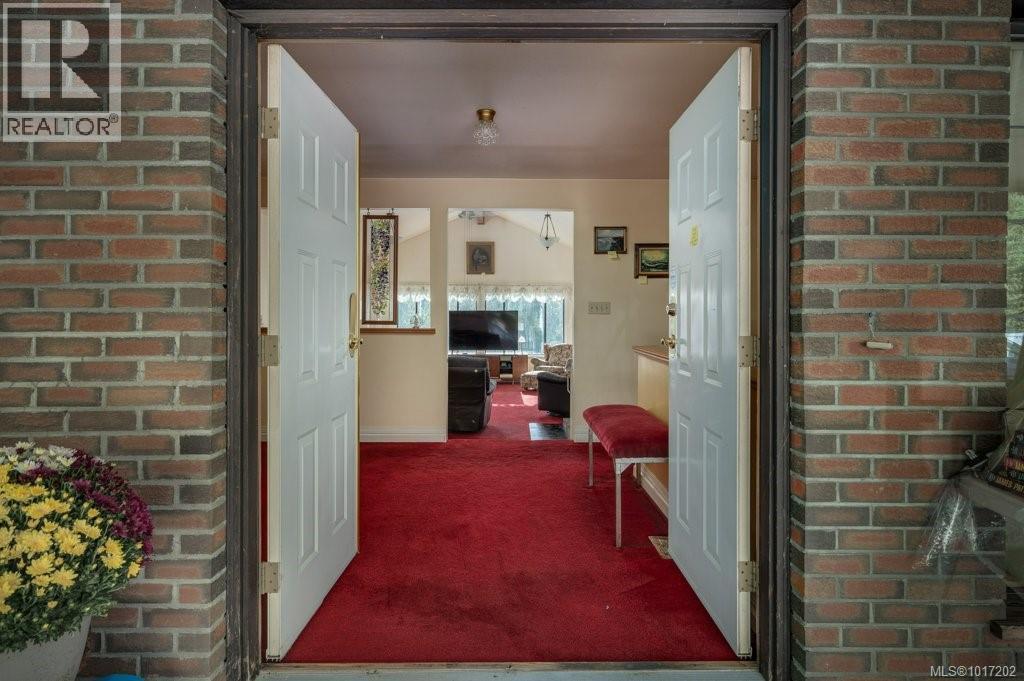 2983 Northwest Bay Rd, Nanoose Bay