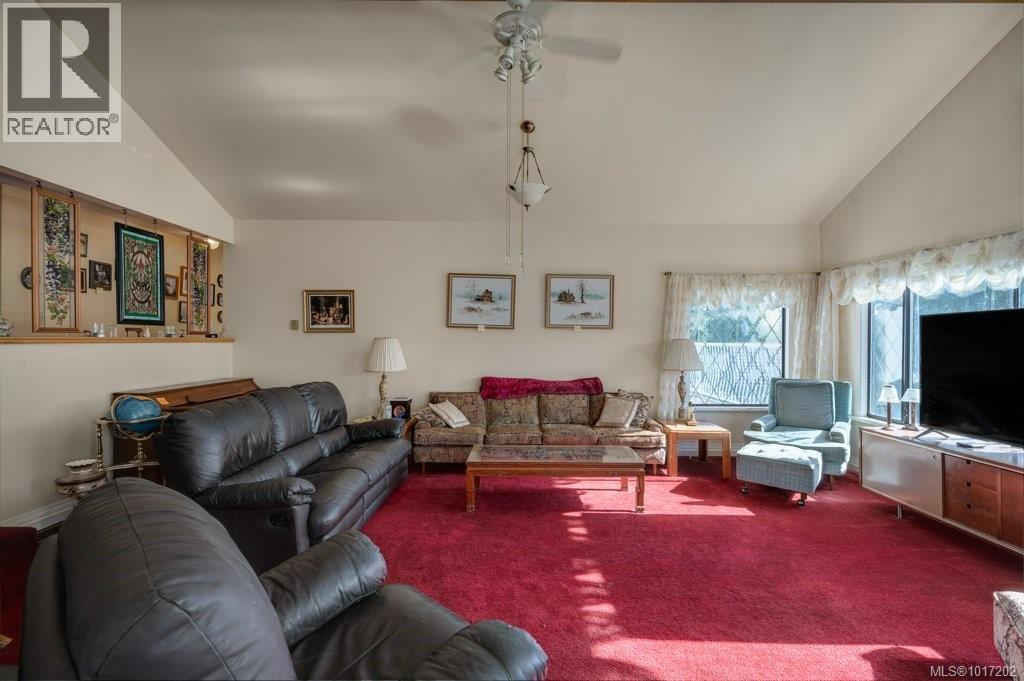 2983 Northwest Bay Rd, Nanoose Bay