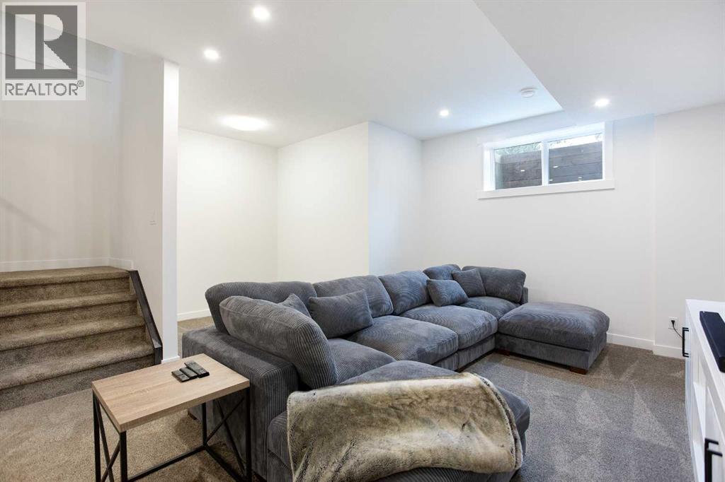 Single Family House for Sale in   Avenue NW Montgomery Calgary 