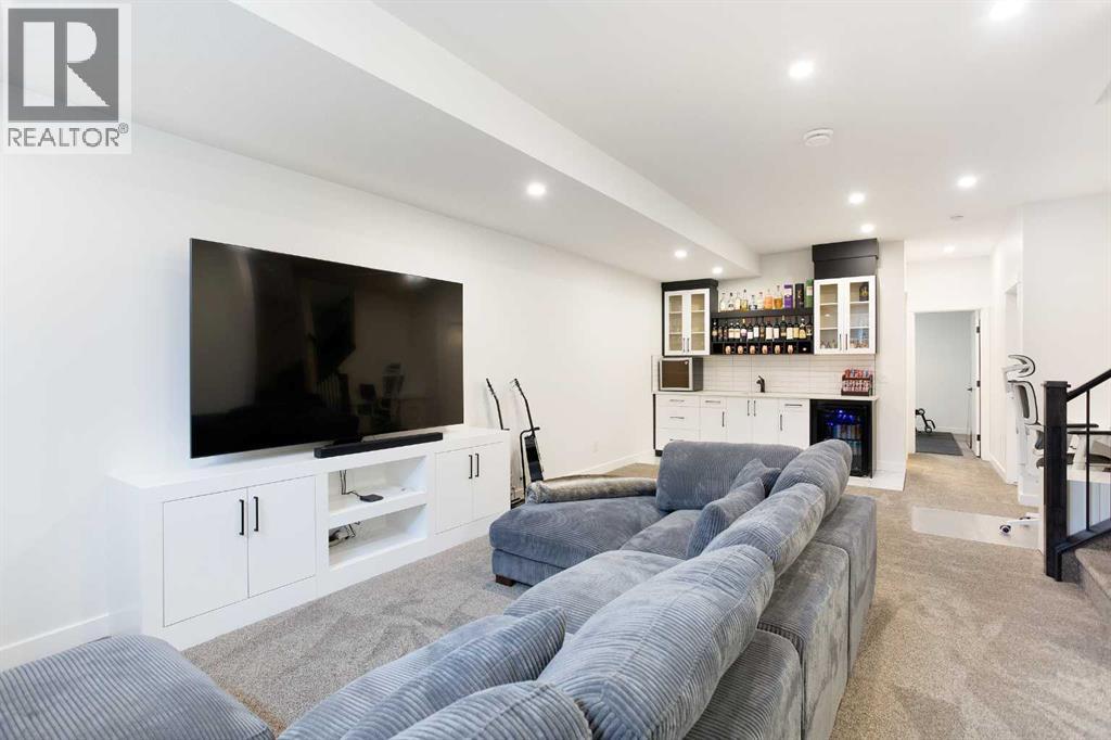 Single Family House for Sale in   Avenue NW Montgomery Calgary 