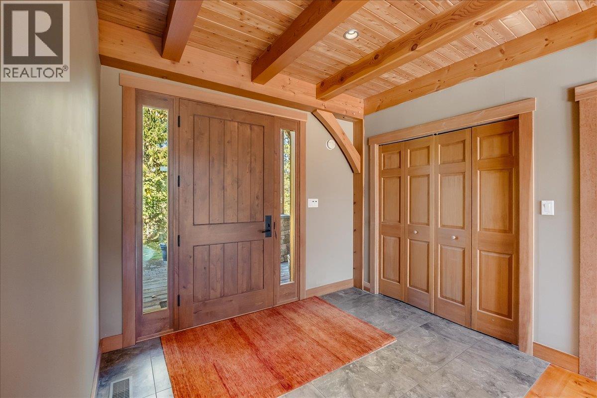 127 GRIZZLY Place, Castlegar