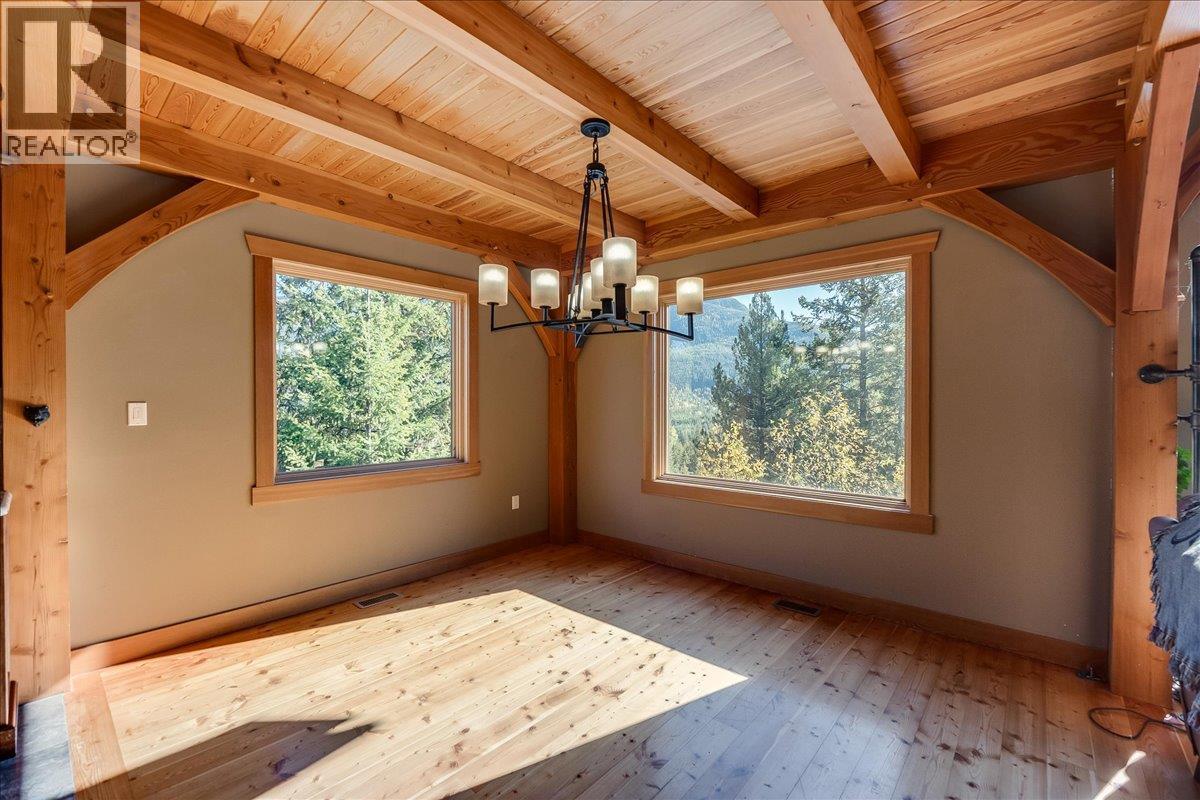 127 GRIZZLY Place, Castlegar