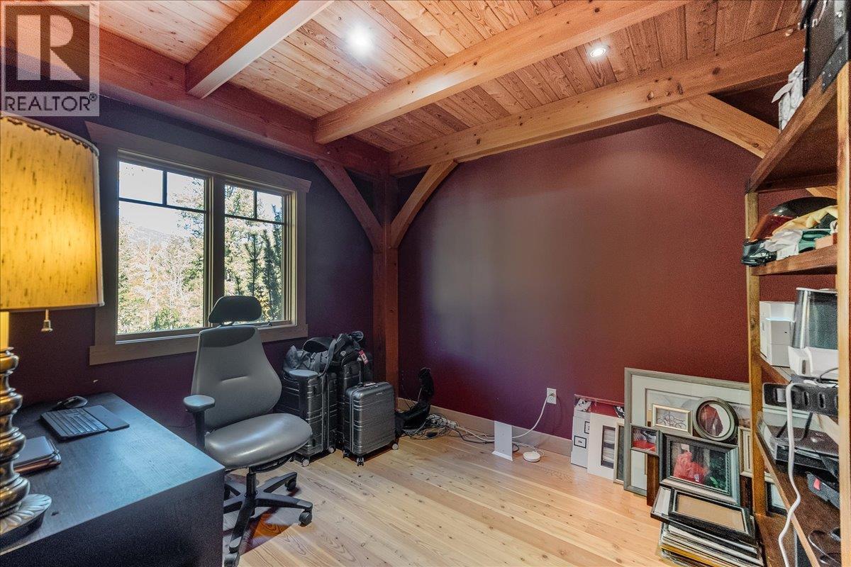 127 GRIZZLY Place, Castlegar