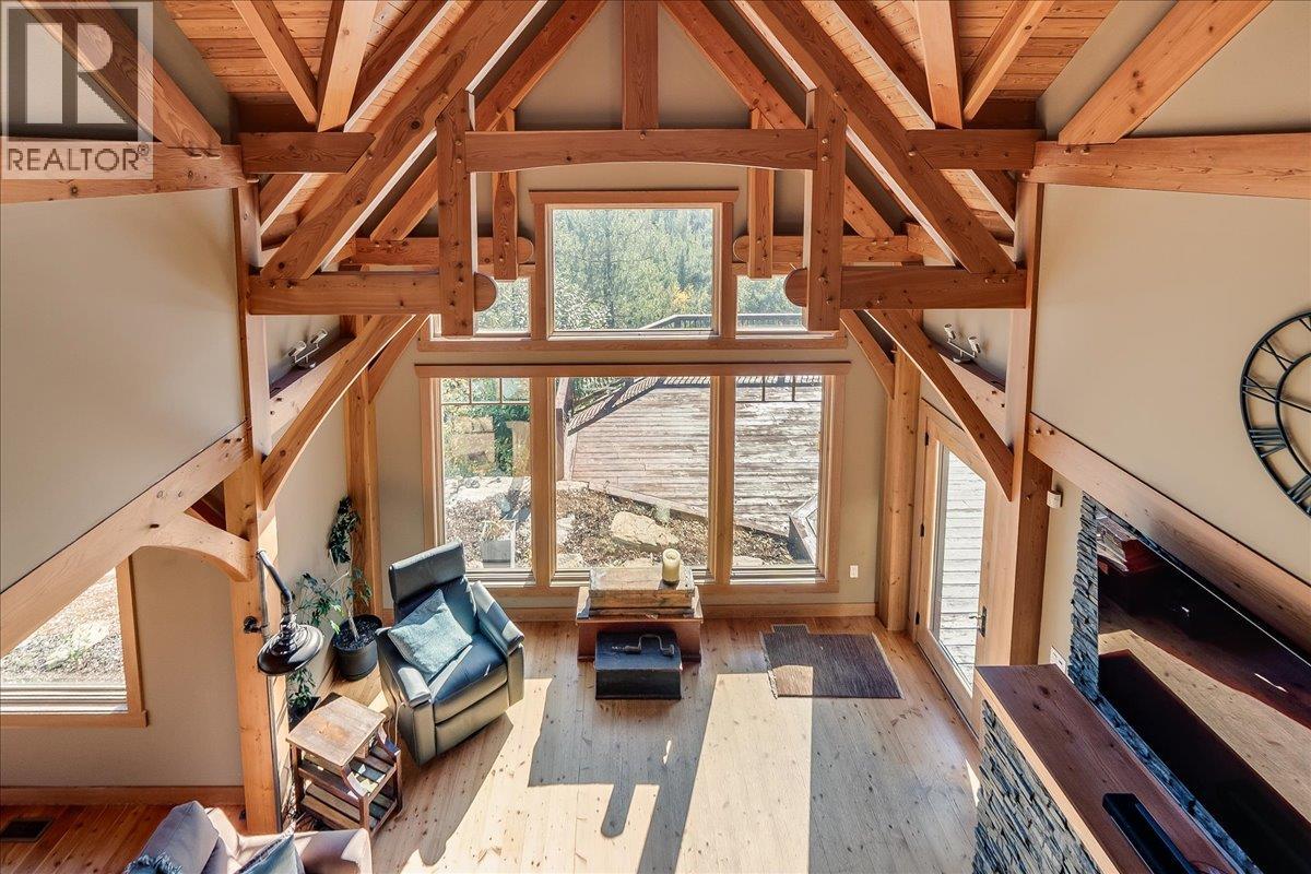 127 GRIZZLY Place, Castlegar