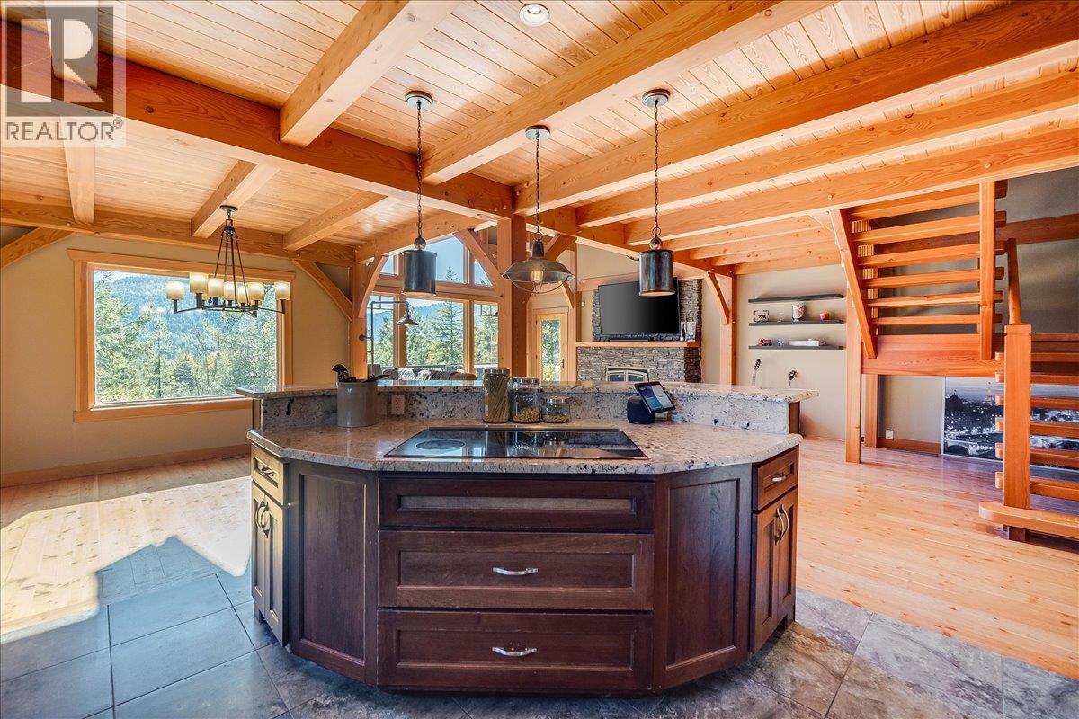 127 GRIZZLY Place, Castlegar