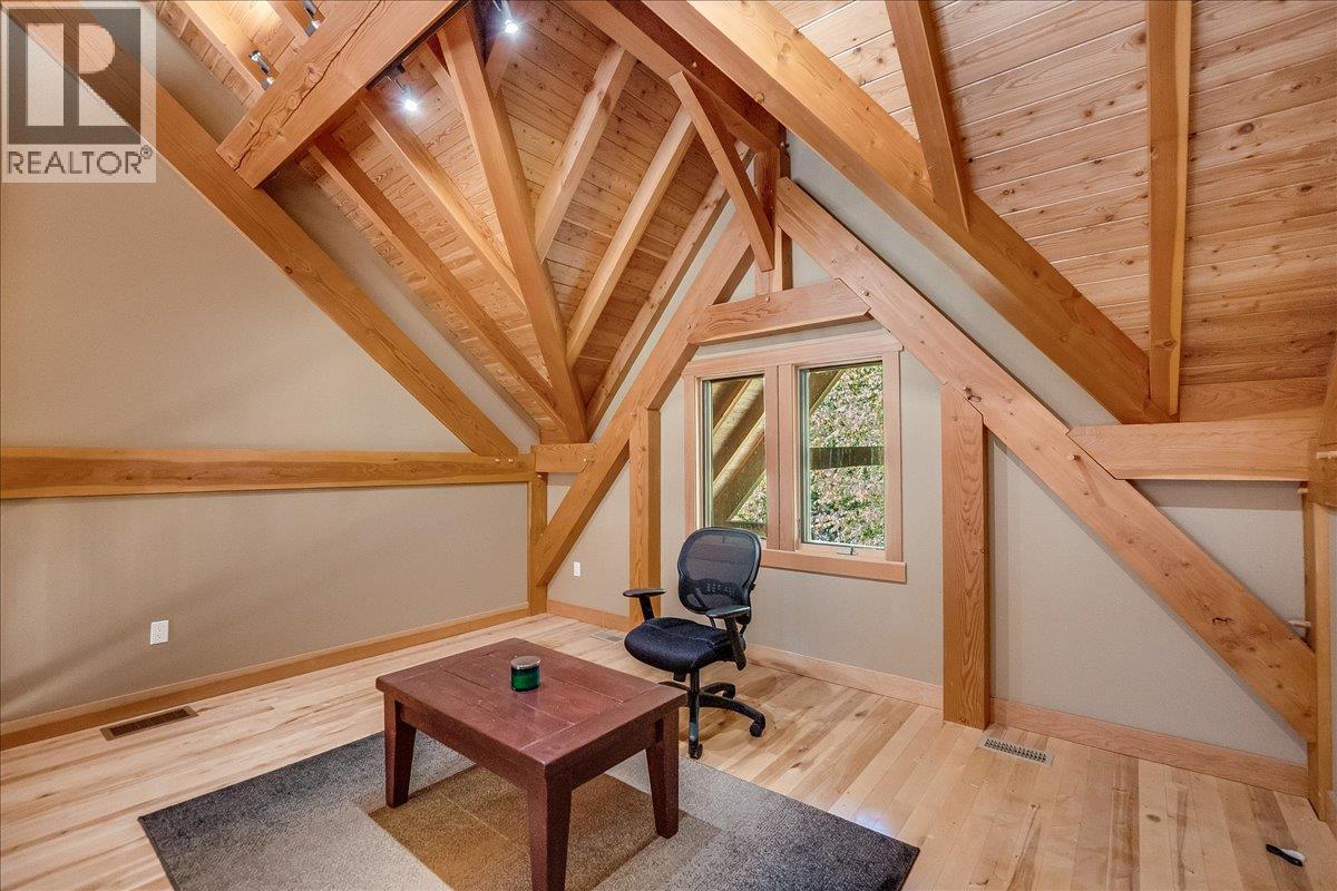 127 GRIZZLY Place, Castlegar