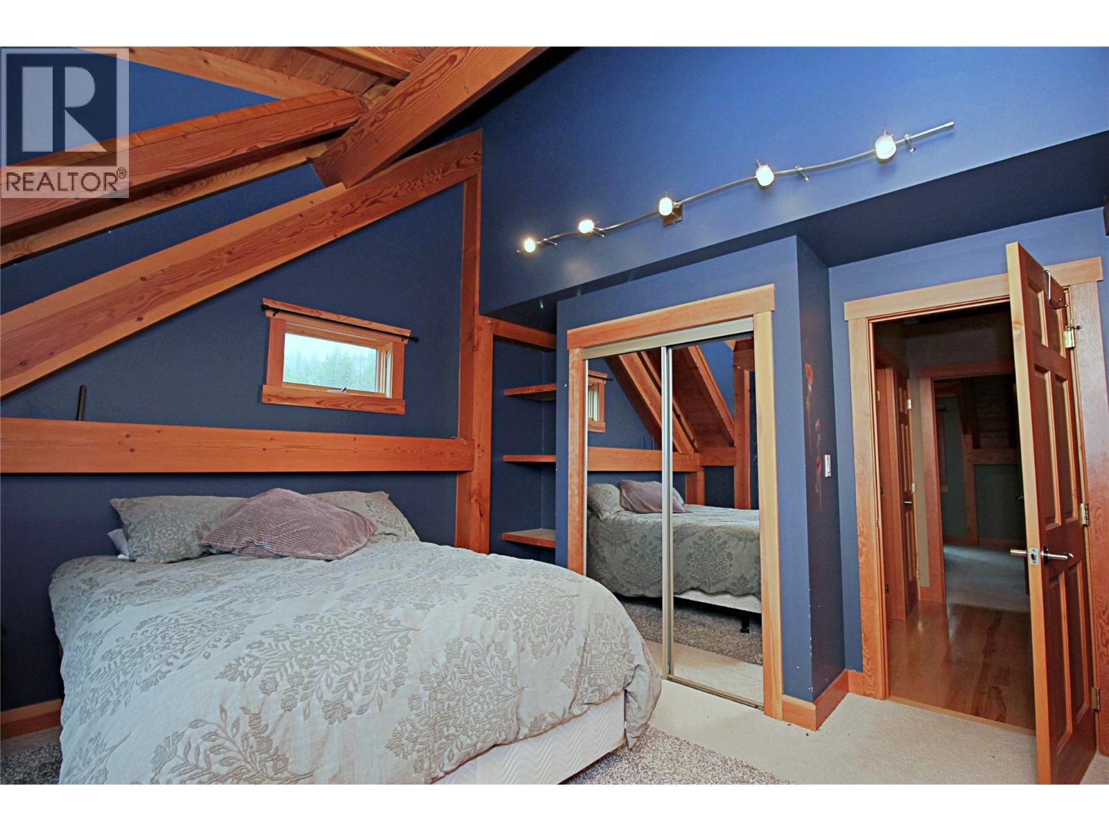 127 GRIZZLY Place, Castlegar