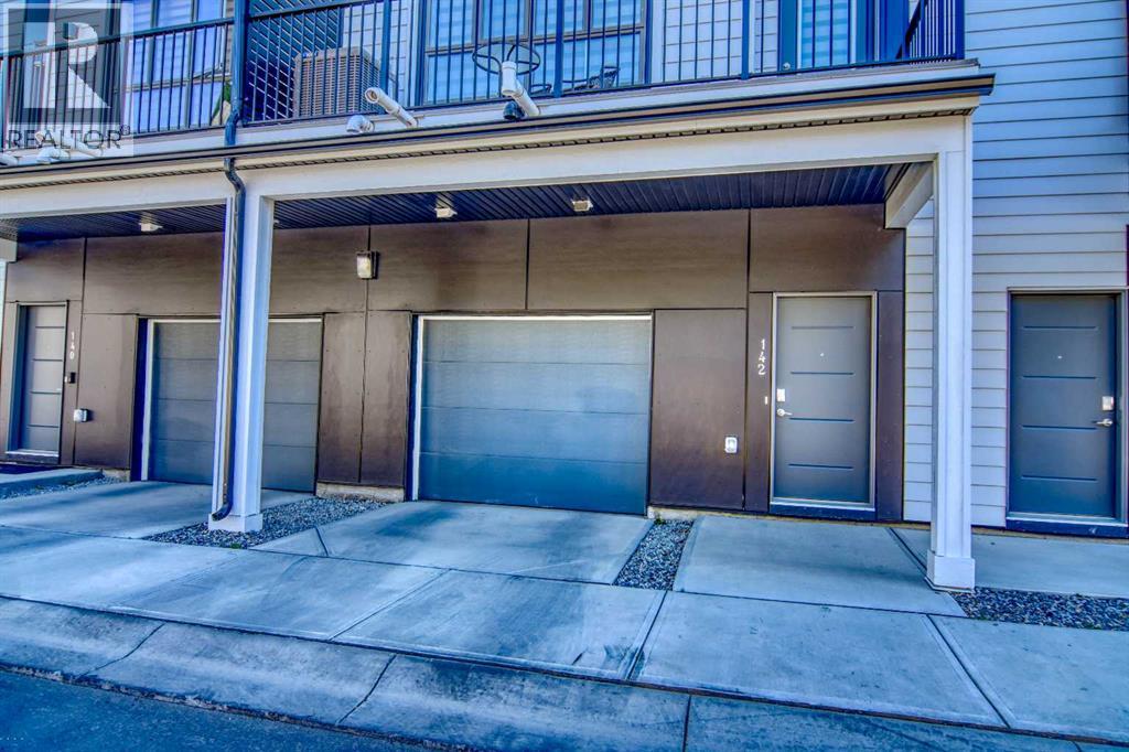 Single Family House for Sale in  SOVEREIGN Common SW Shaganappi Calgary 