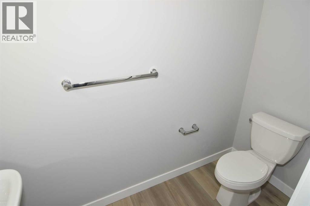 Single Family House for Sale in  SOVEREIGN Common SW Shaganappi Calgary 