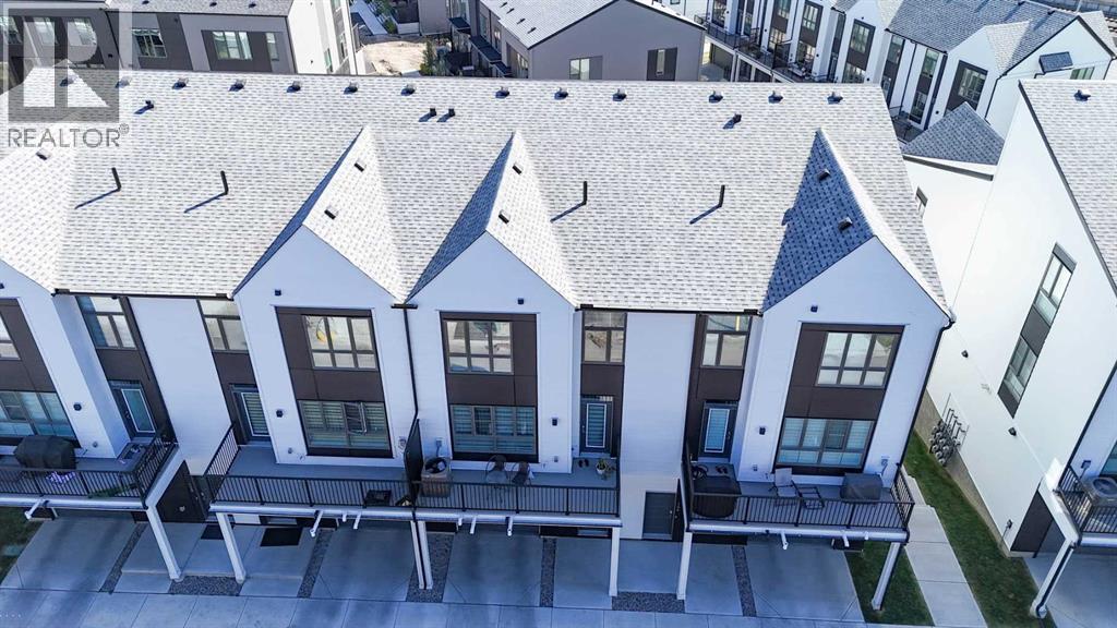 142 SOVEREIGN Common SW, Calgary, Alberta