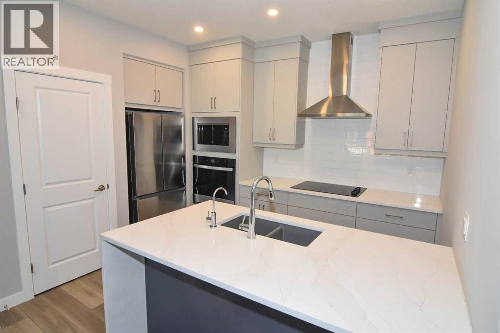 Single Family House for Sale in  SOVEREIGN Common SW Shaganappi Calgary 