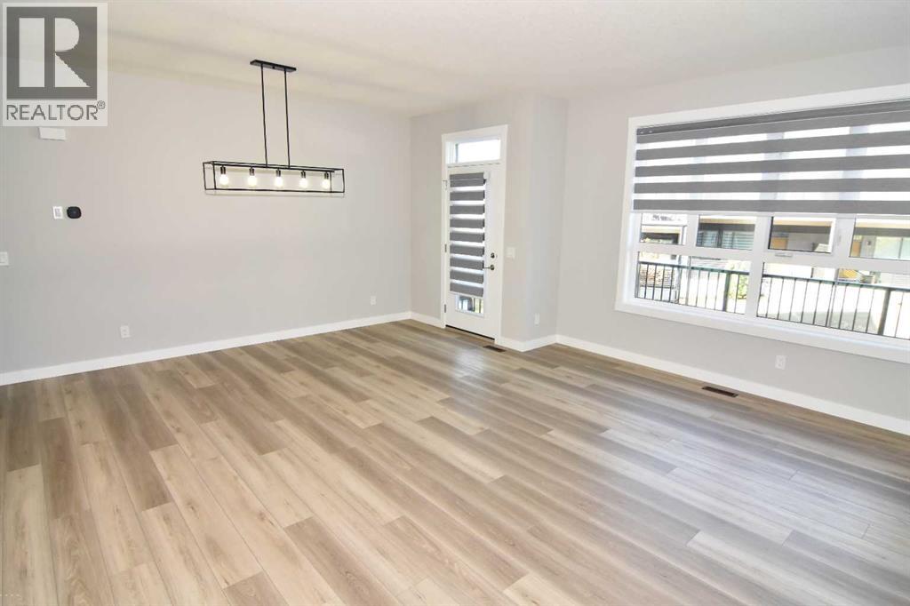 Single Family House for Sale in  SOVEREIGN Common SW Shaganappi Calgary 