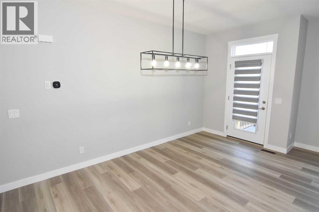 Single Family House for Sale in  SOVEREIGN Common SW Shaganappi Calgary 