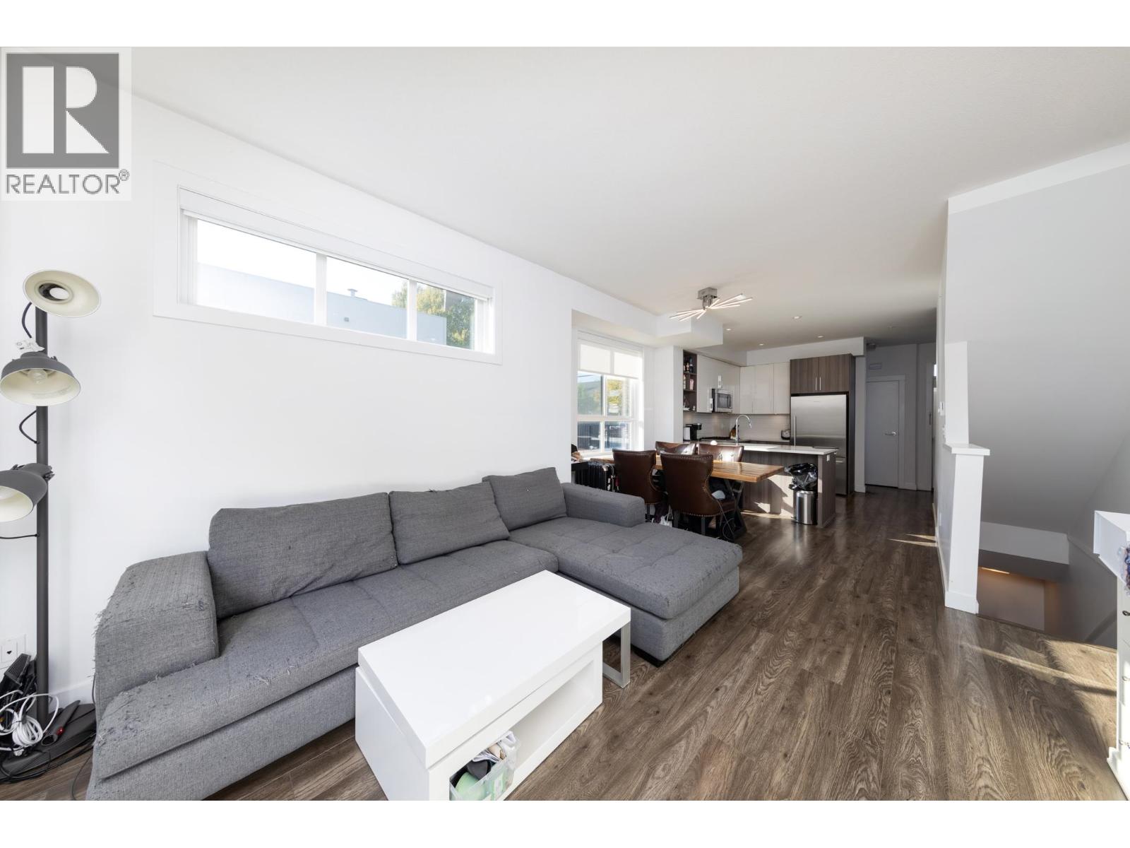 21 7039 MACPHERSON AVENUE, Burnaby