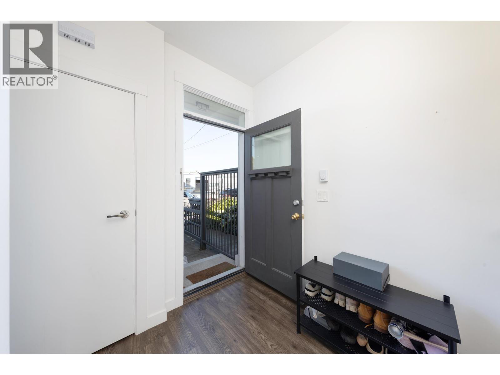 21 7039 MACPHERSON AVENUE, Burnaby