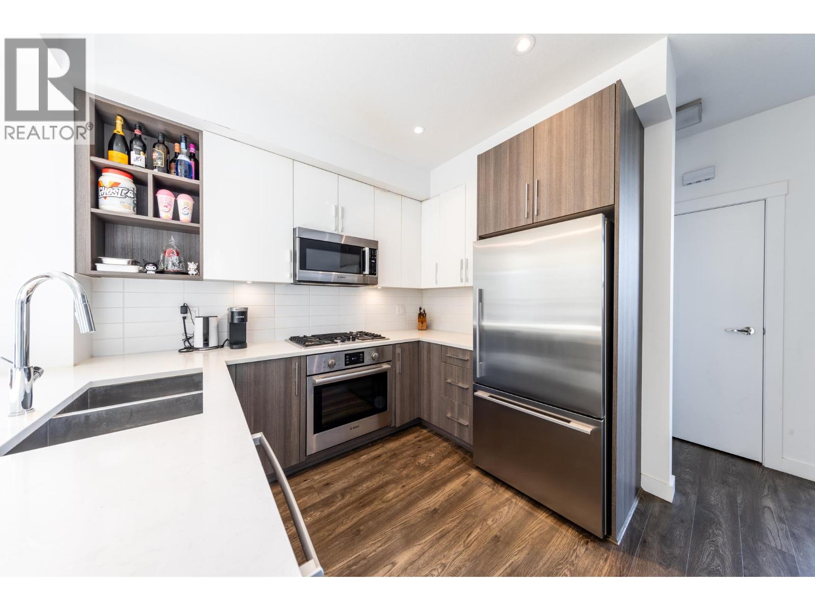 21 7039 MACPHERSON AVENUE, Burnaby