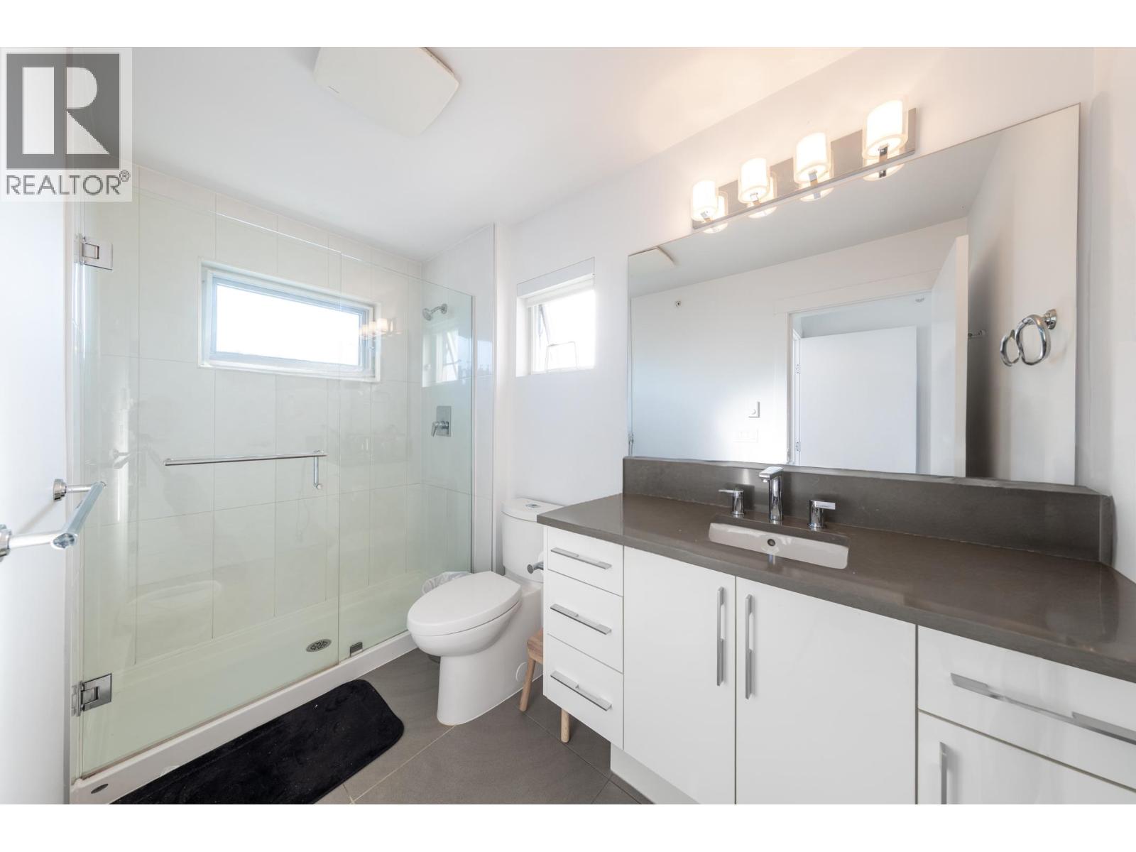 21 7039 MACPHERSON AVENUE, Burnaby