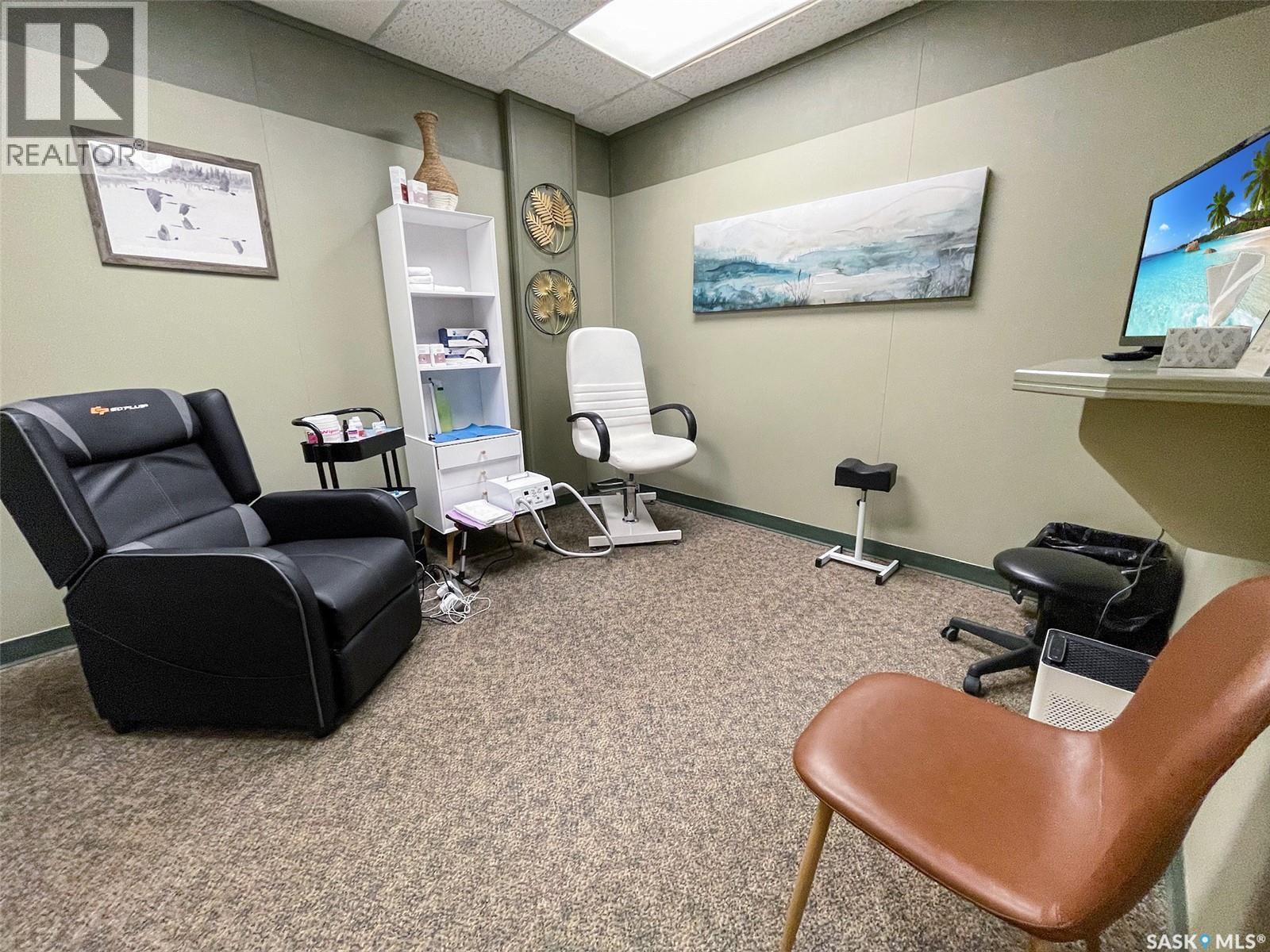 Office for Sale in  &B  st AVENUE NE Swift Current 