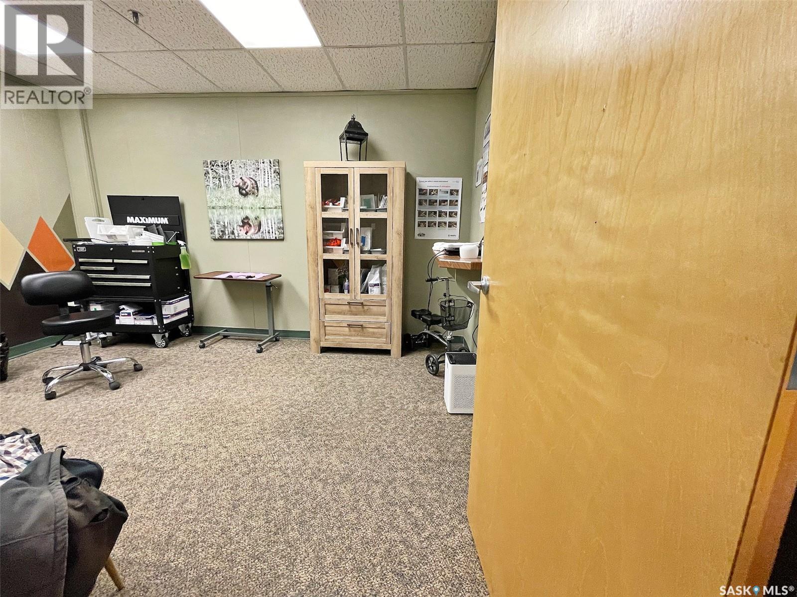 Office for Sale in  &B  st AVENUE NE Swift Current 