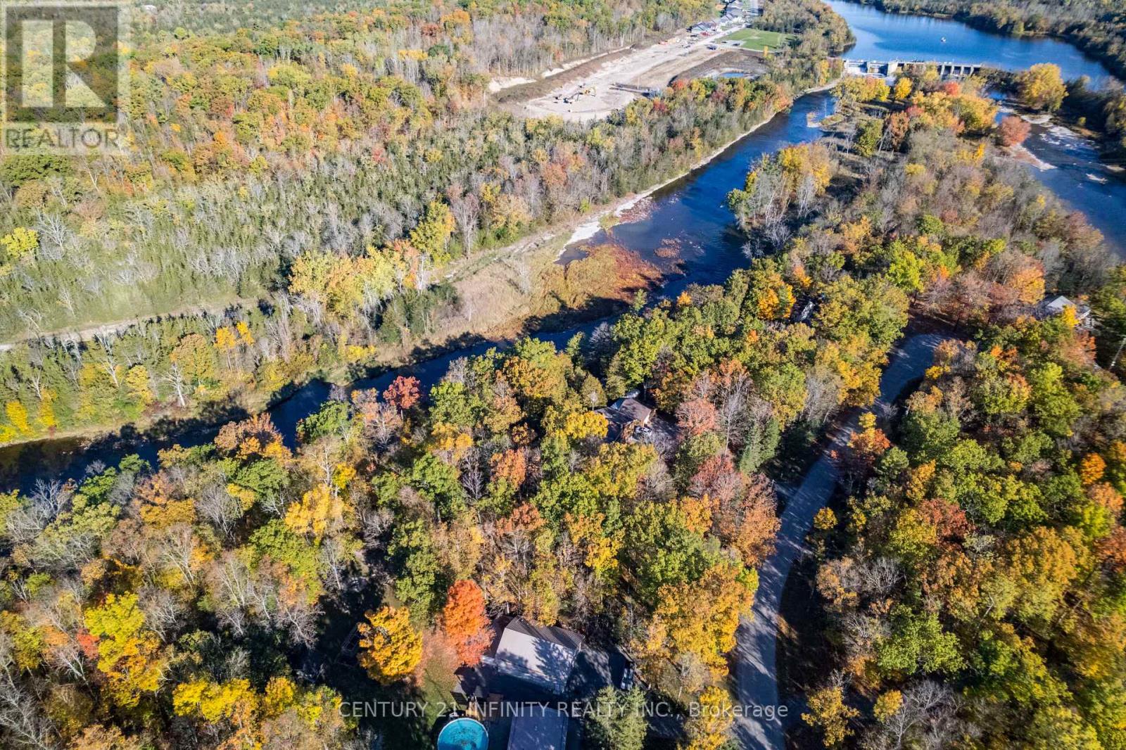 37 RIVERSIDE DRIVE - 12