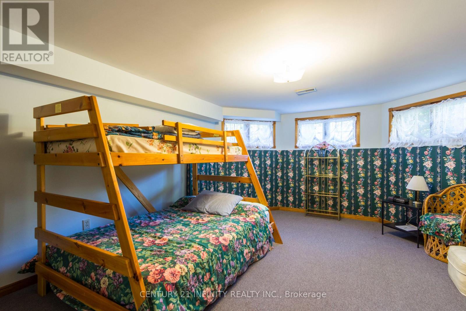 37 RIVERSIDE DRIVE - 39