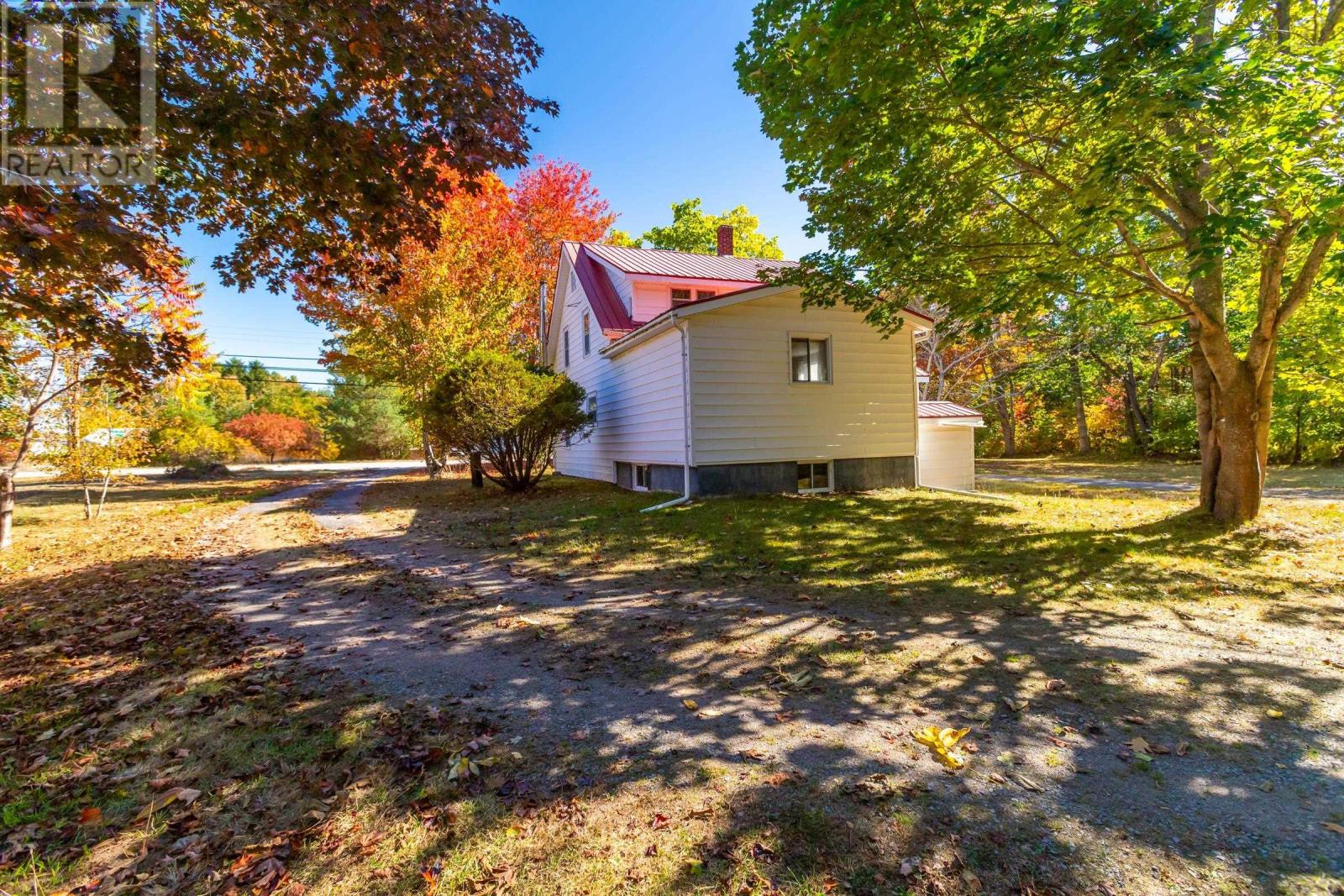 Property 37 of 39 of 9495 Highway 10