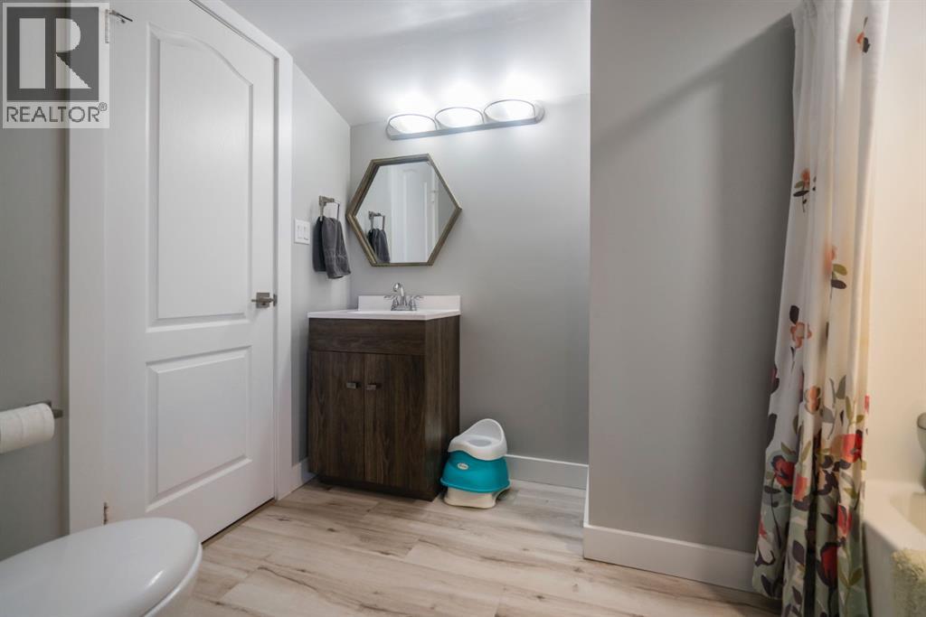 Single Family House 4 Level for Sale in   Street Victoria Park Camrose 