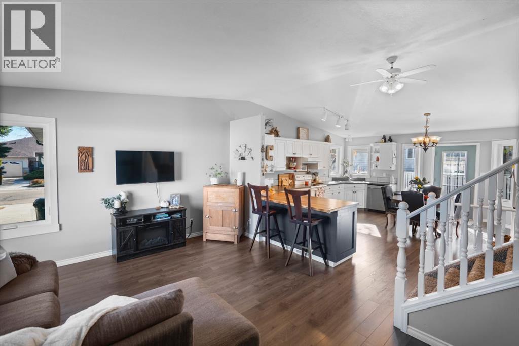 Single Family House 4 Level for Sale in   Street Victoria Park Camrose 