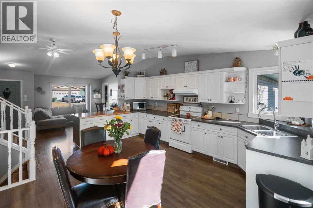 Single Family House 4 Level for Sale in   Street Victoria Park Camrose 