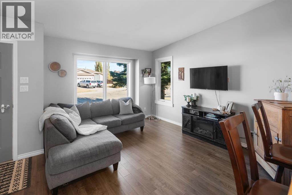Single Family House 4 Level for Sale in   Street Victoria Park Camrose 