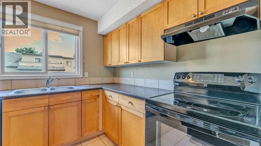 Single Family House for Sale in    Street NW St Andrews Heights Calgary 