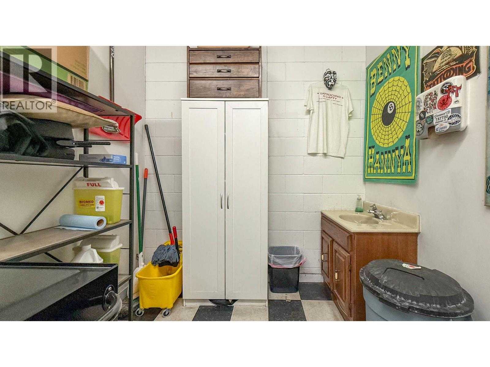  166 Asher Road, Kelowna