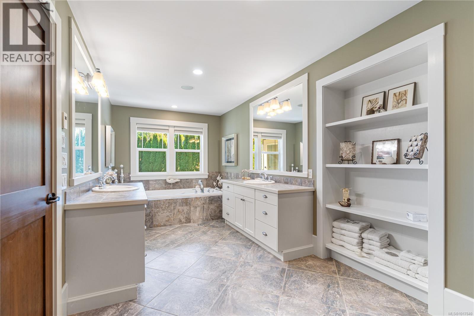 689 Abernathy Pl, Parksville