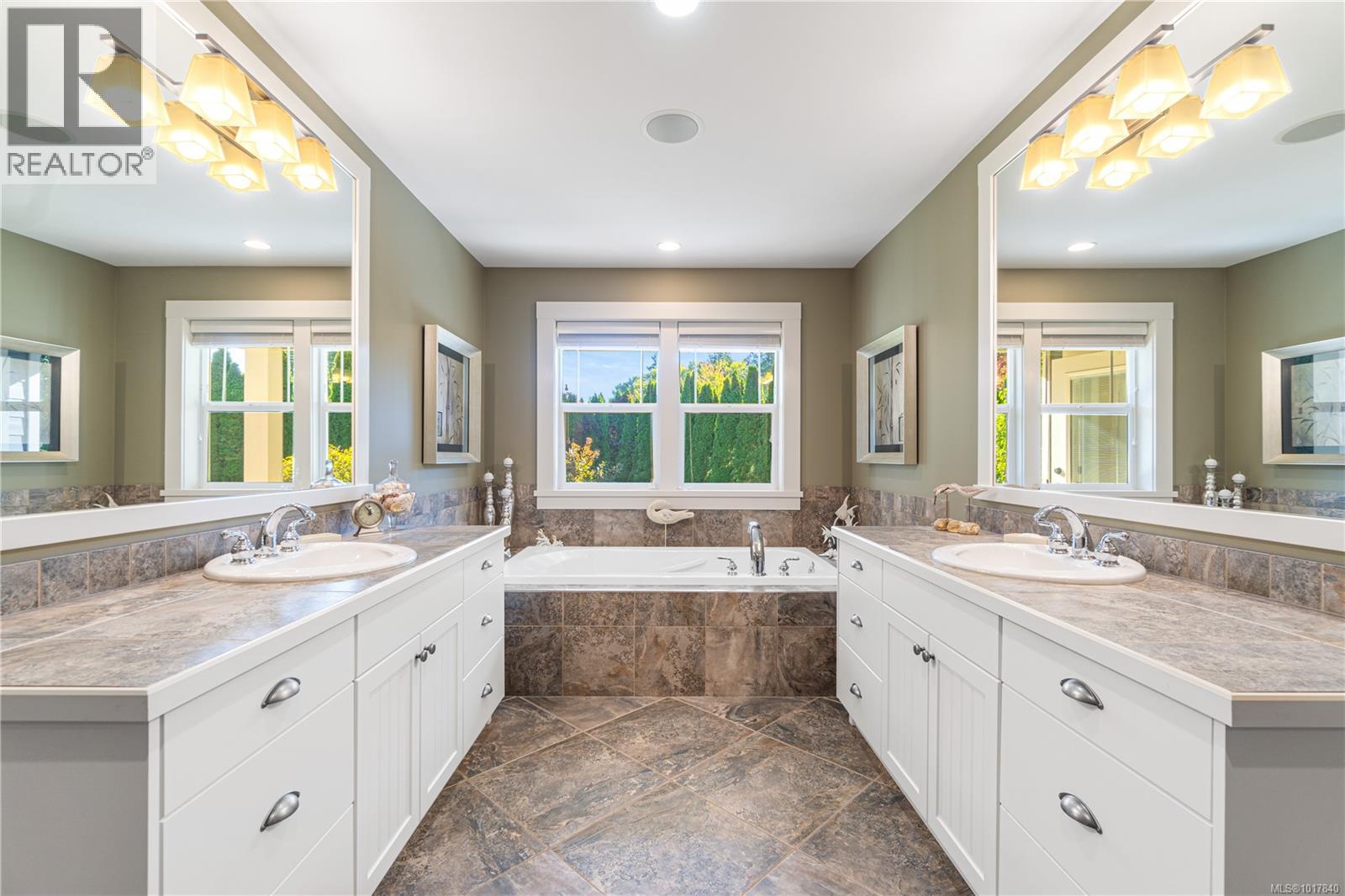 689 Abernathy Pl, Parksville