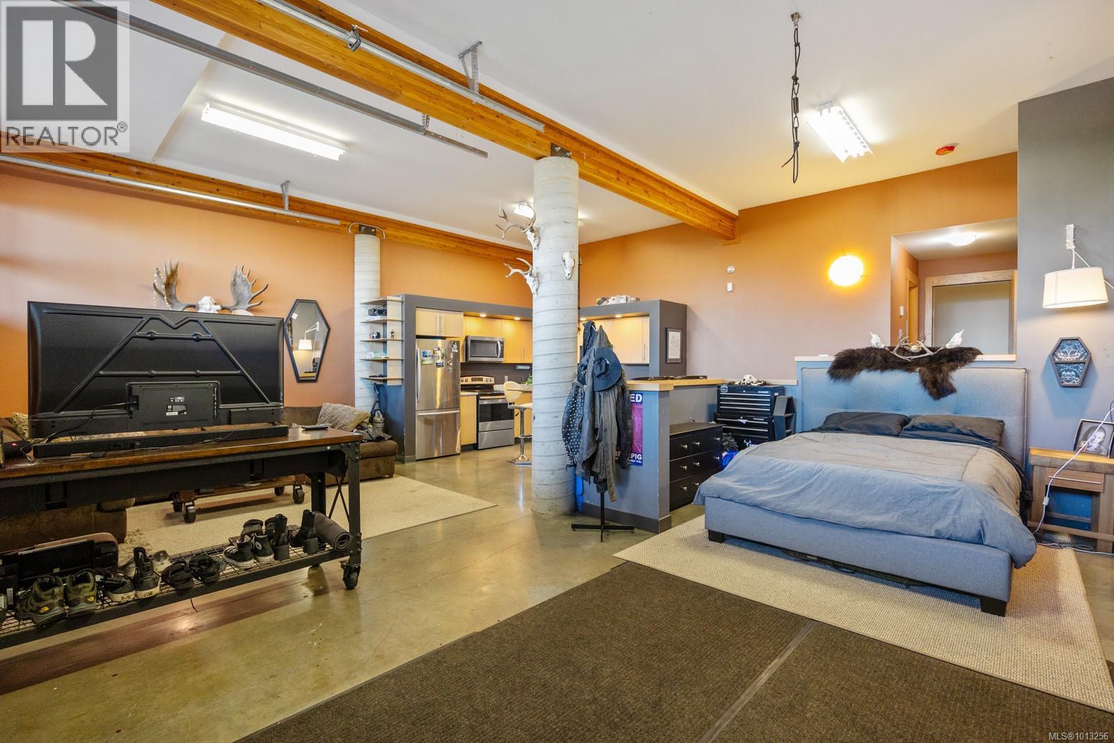 7939 LENWOOD RD - 79