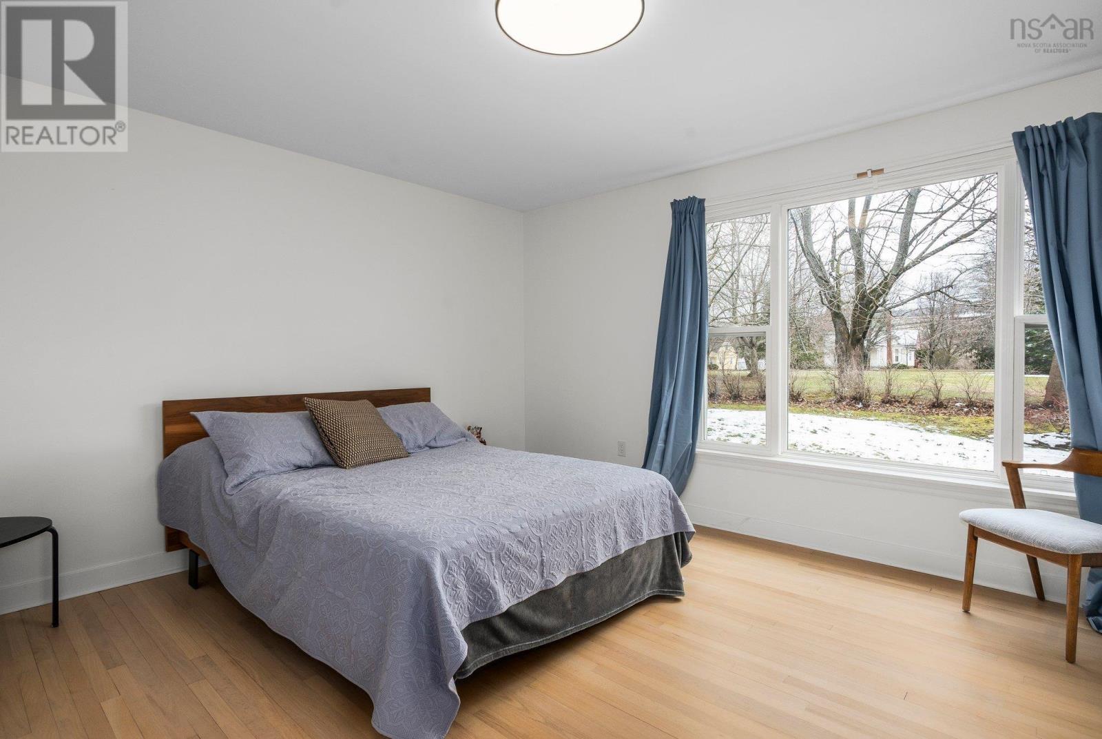 Property 29 of 39 of 10165 Highway 1