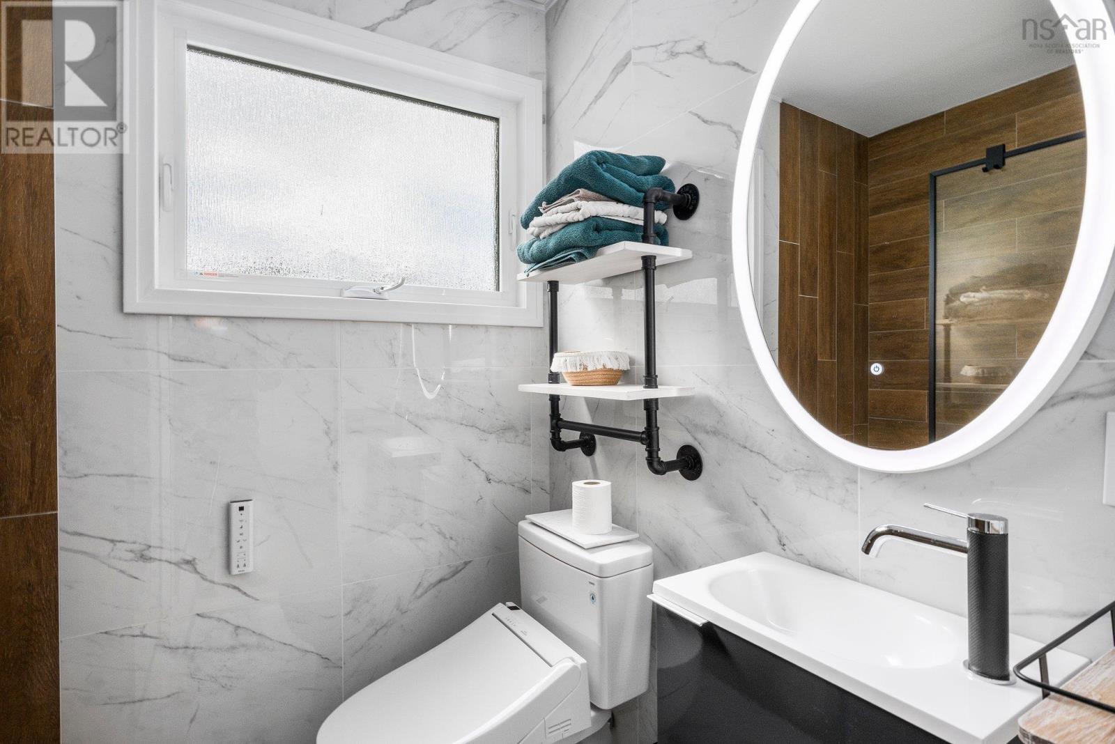 Property 30 of 39 of 10165 Highway 1