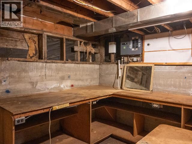 4844 JOYCE AVE, Powell River