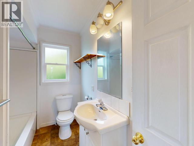 4844 JOYCE AVE, Powell River