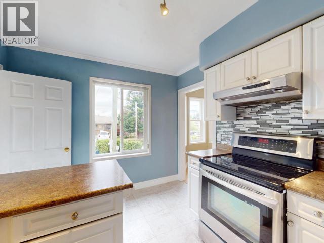 4844 JOYCE AVE, Powell River