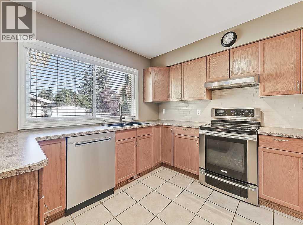 Single Family House Bungalow for Sale in  Hanover Road SW Haysboro Calgary 