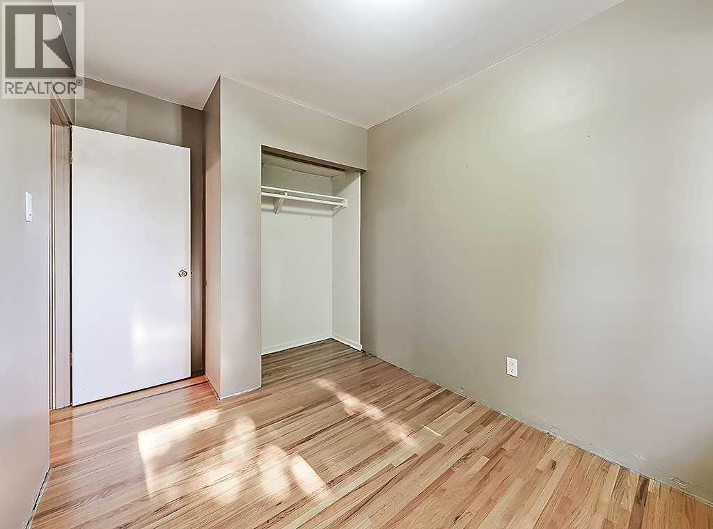 Single Family House Bungalow for Sale in  Hanover Road SW Haysboro Calgary 
