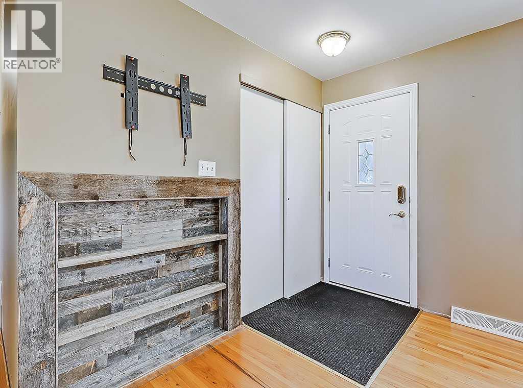 Single Family House Bungalow for Sale in  Hanover Road SW Haysboro Calgary 