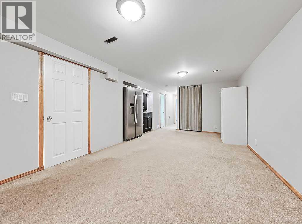 Single Family House Bungalow for Sale in  Hanover Road SW Haysboro Calgary 