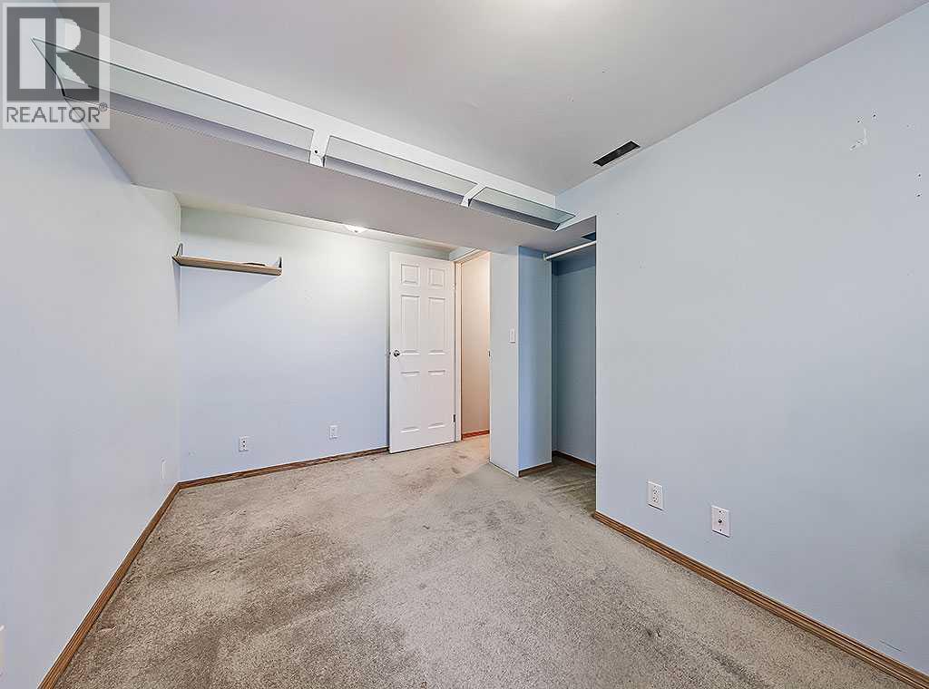 Single Family House Bungalow for Sale in  Hanover Road SW Haysboro Calgary 