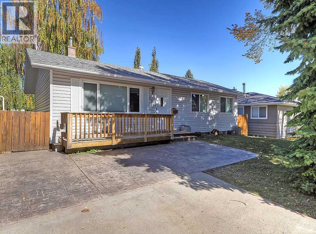 Single Family House Bungalow for Sale in  Hanover Road SW Haysboro Calgary 