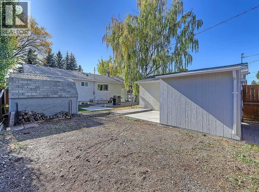 Single Family House Bungalow for Sale in  Hanover Road SW Haysboro Calgary 