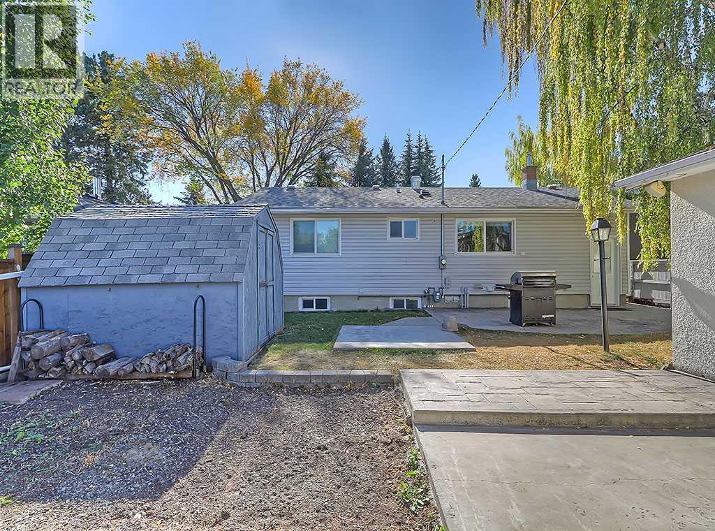 Single Family House Bungalow for Sale in  Hanover Road SW Haysboro Calgary 