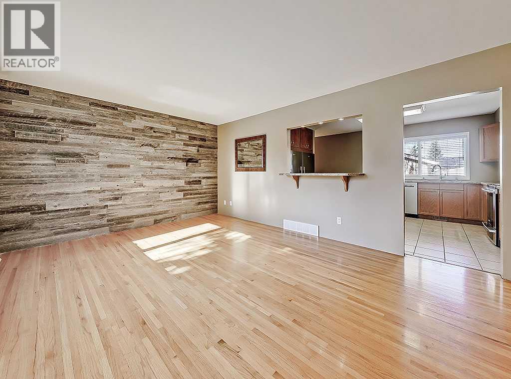 Single Family House Bungalow for Sale in  Hanover Road SW Haysboro Calgary 
