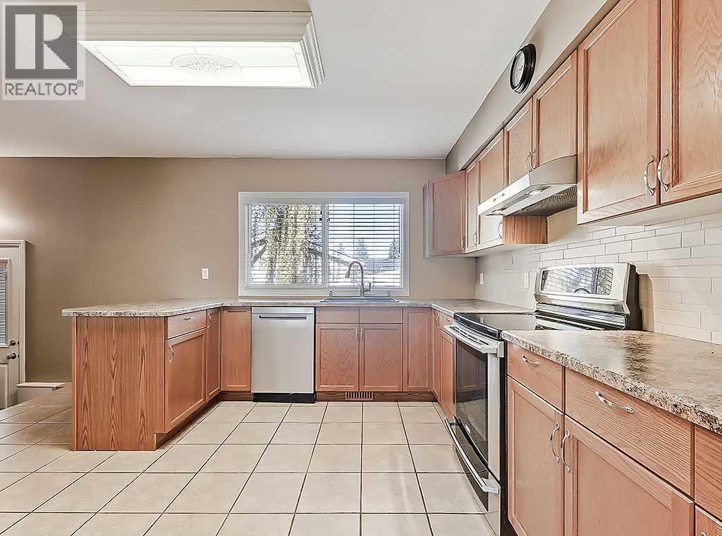Single Family House Bungalow for Sale in  Hanover Road SW Haysboro Calgary 